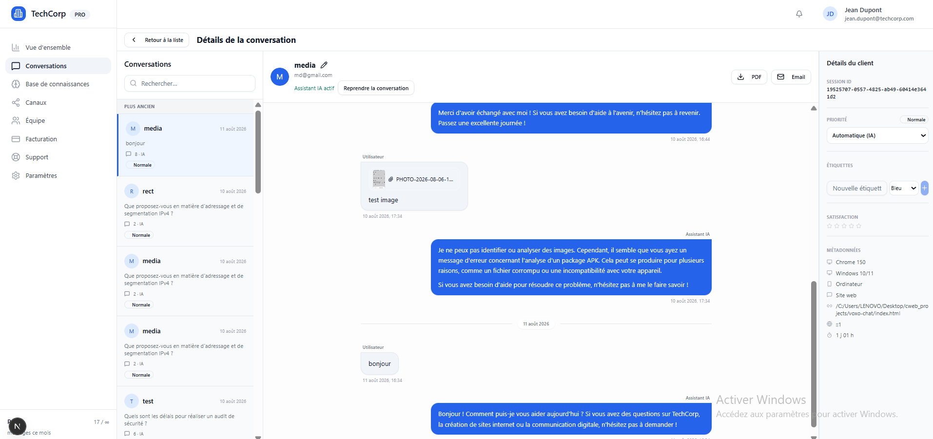 Boîte de réception VOXO avec le fil d’une conversation client
